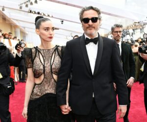 Joaquin Phoenix y Rooney Mara fueron padres de un niño: se llama RiverJoaquin Phoenix y Rooney Mara fueron padres de un niño: se llama River