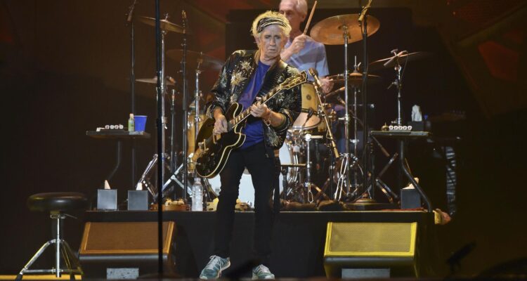 Keith Richards rompió todo con su nuevo videoclip