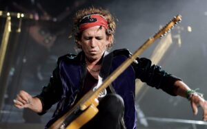 Keith Richards rompió todo con su nuevo videoclip