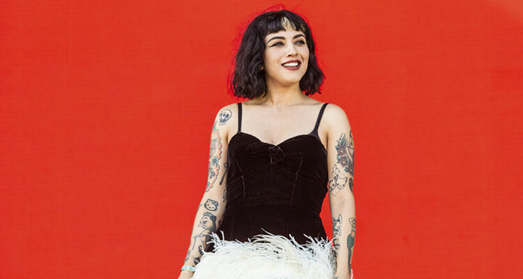 mon laferte portada